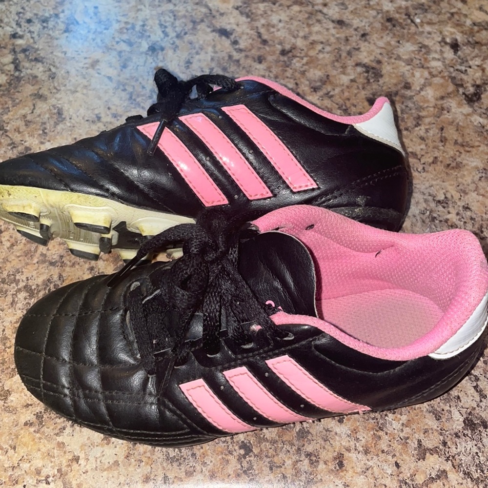 Soccer cleats